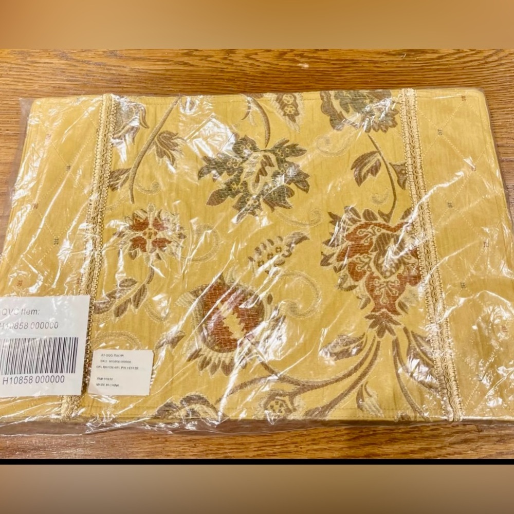 GOLD TAPESTRY PLACEMATS